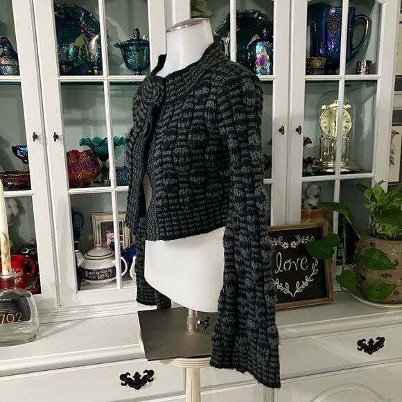 CAbi Crop Sweater Sz XS Black and Gray - Picture 6 of 10